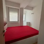 Modern 2-bedroom With Private Garage Skopje