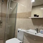 Modern 2-bedroom With Private Garage *