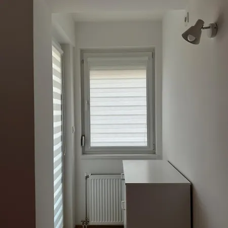 Modern 2-bedroom With Private Garage