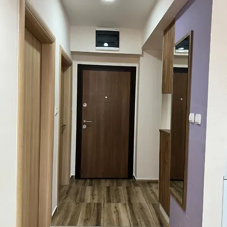 Modern 2-bedroom With Private Garage Appartement