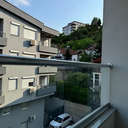 Appartement Modern 2-bedroom With Private Garage